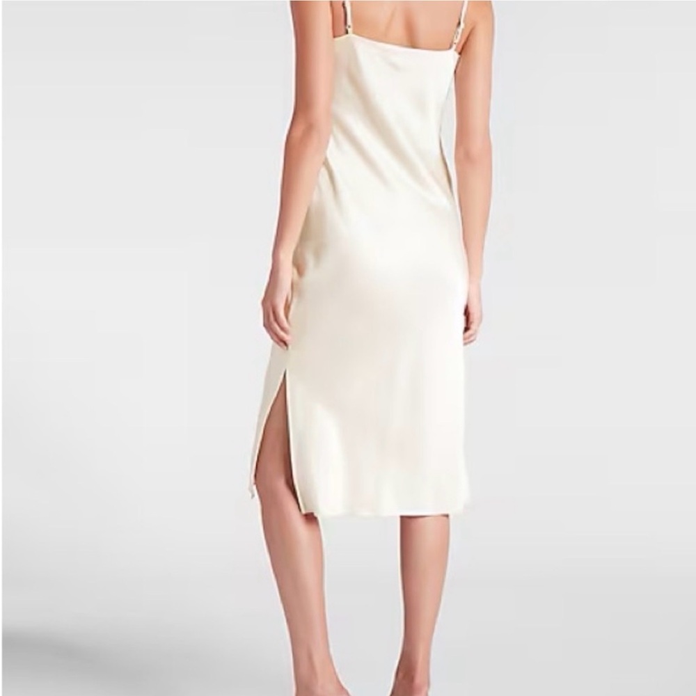Express ivory dress nwt , size M . - Picture 2 of 4